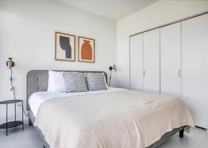 W Loop W Gym Pool Coworking Nr Uic Chi-435 *