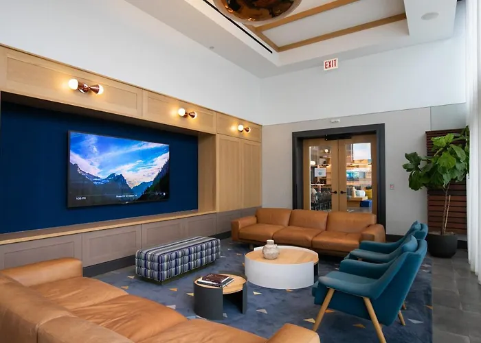W Loop W Gym Pool Coworking Nr Uic Chi-435 * Chicago