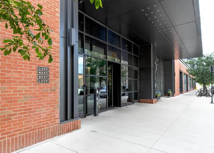 W Loop W Gym Pool Coworking Nr Uic Chi-435